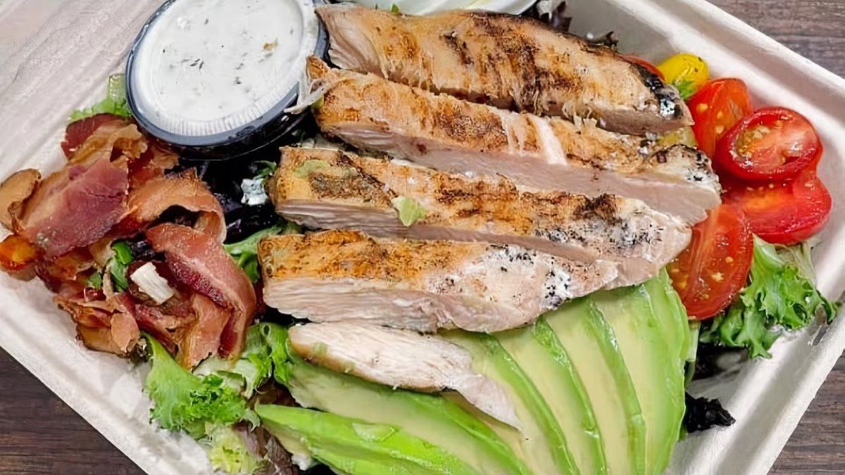 Christmas Potluck Ideas on Oahu: Easy Ways to Add Salads and Sandwiches to the Table