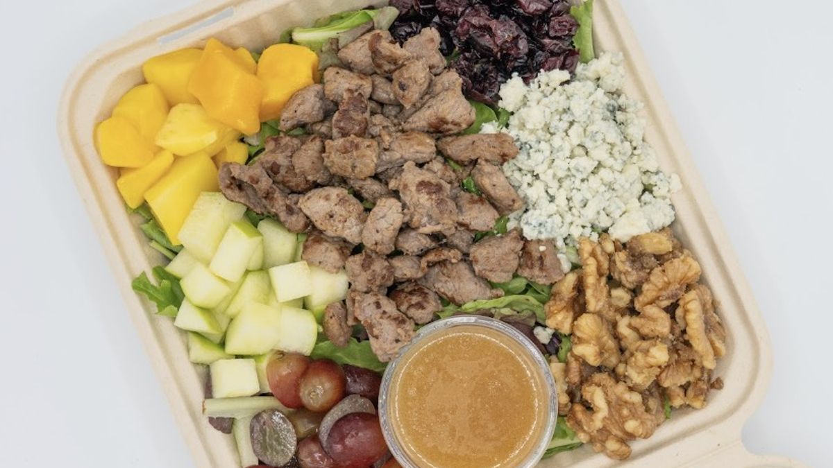 Eating Out With Kids on Oahu? A Look at the Aloha Salads Keiki Menu