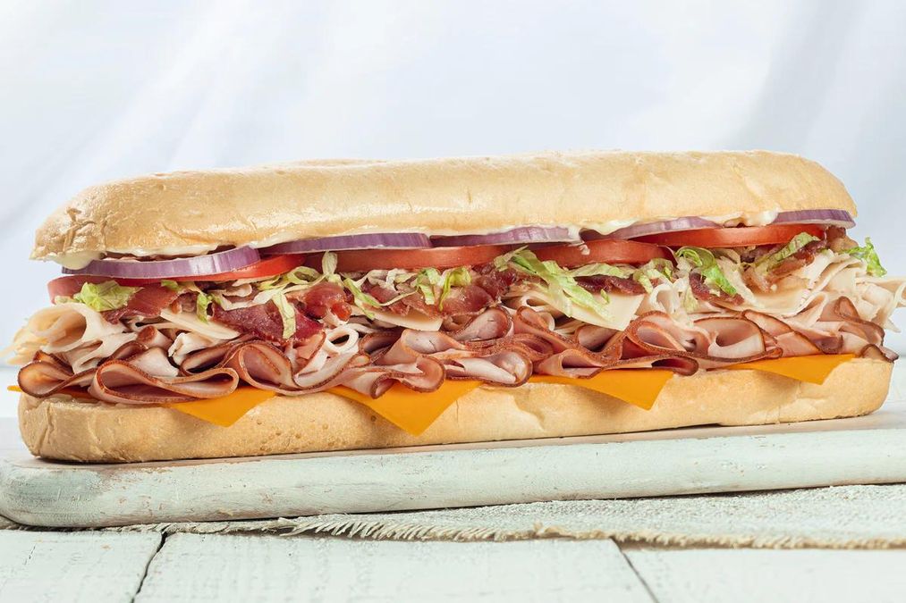 Office Lunch Catering on Oahu: How to Choose Salads and Sandwich Platters