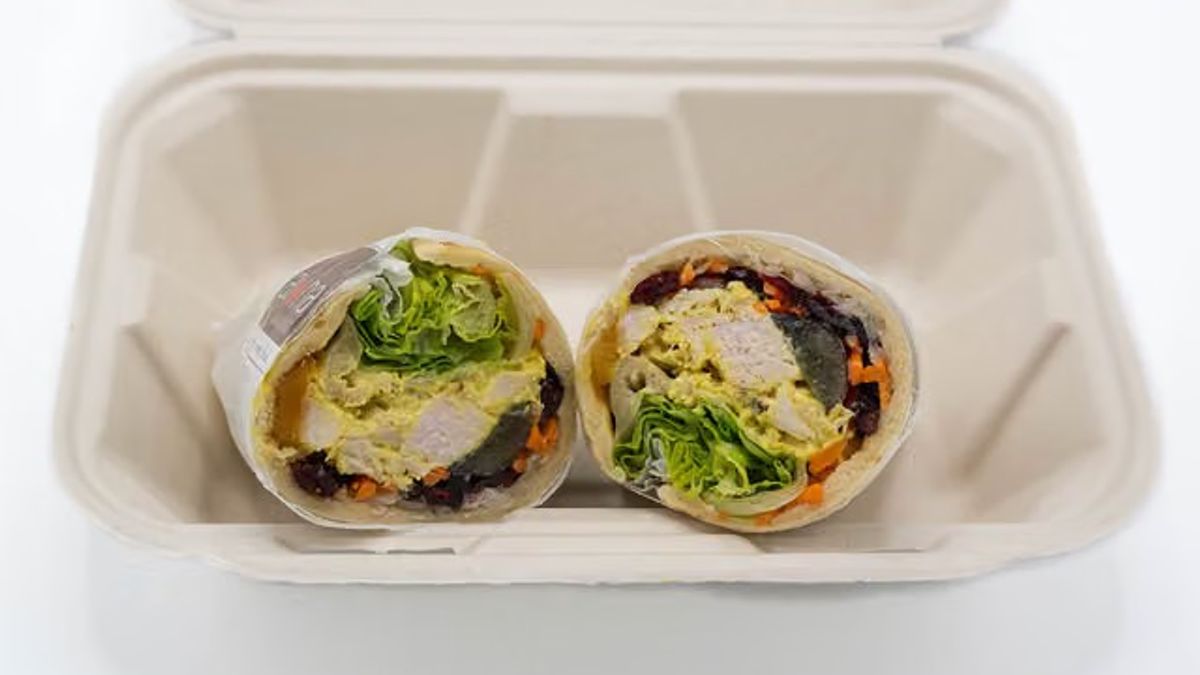Salad Trays vs. Sandwich Platters: What Should You Order for a Group?