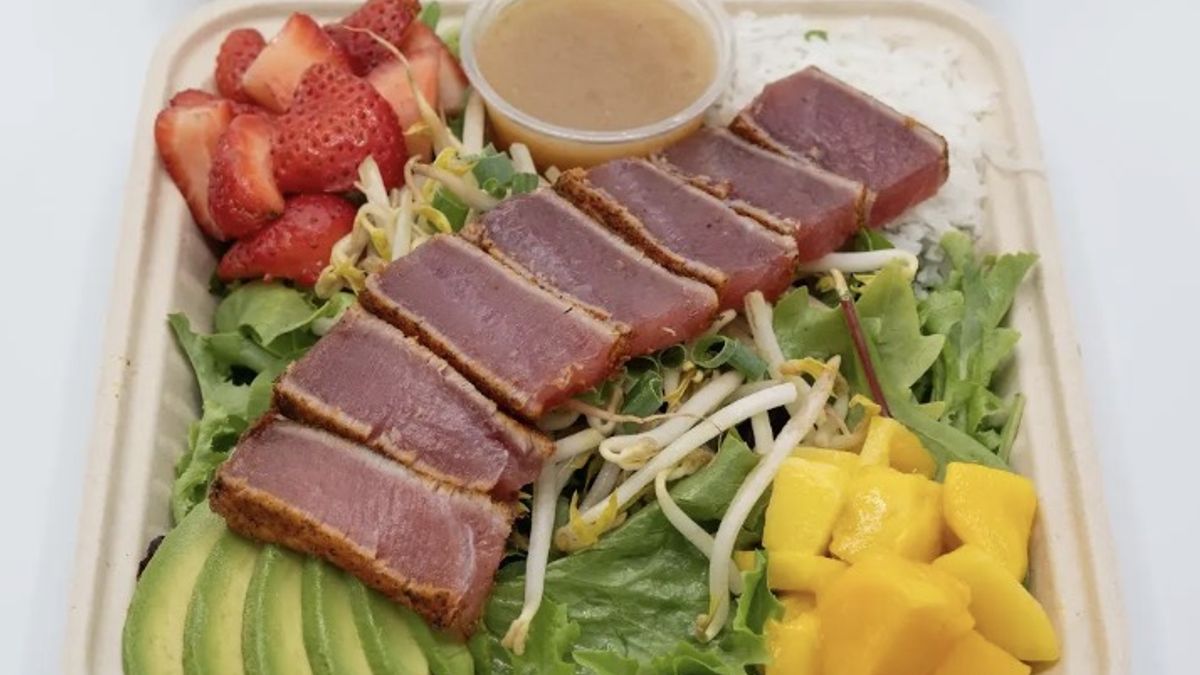 20 Years of Aloha Salads: How a Kailua Restaurant Became an Oahu Favorite