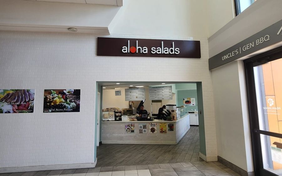 Aloha Salads counter at Pearlridge Center Aloha Salads counter at Pearlridge Center