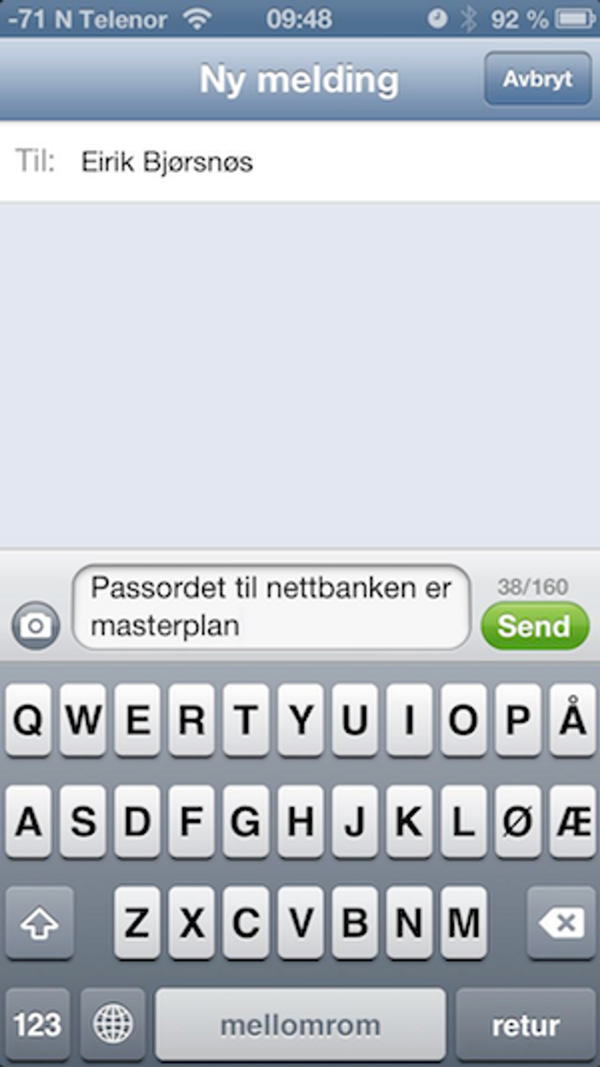 En tekstmelding som inneholder passordet til nettbanken.