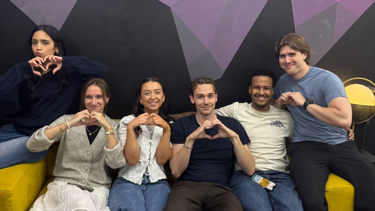 Gruppebilde av studentene på Escaperoom