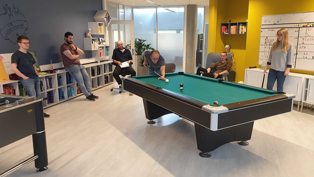Teamet rister løs med biljard