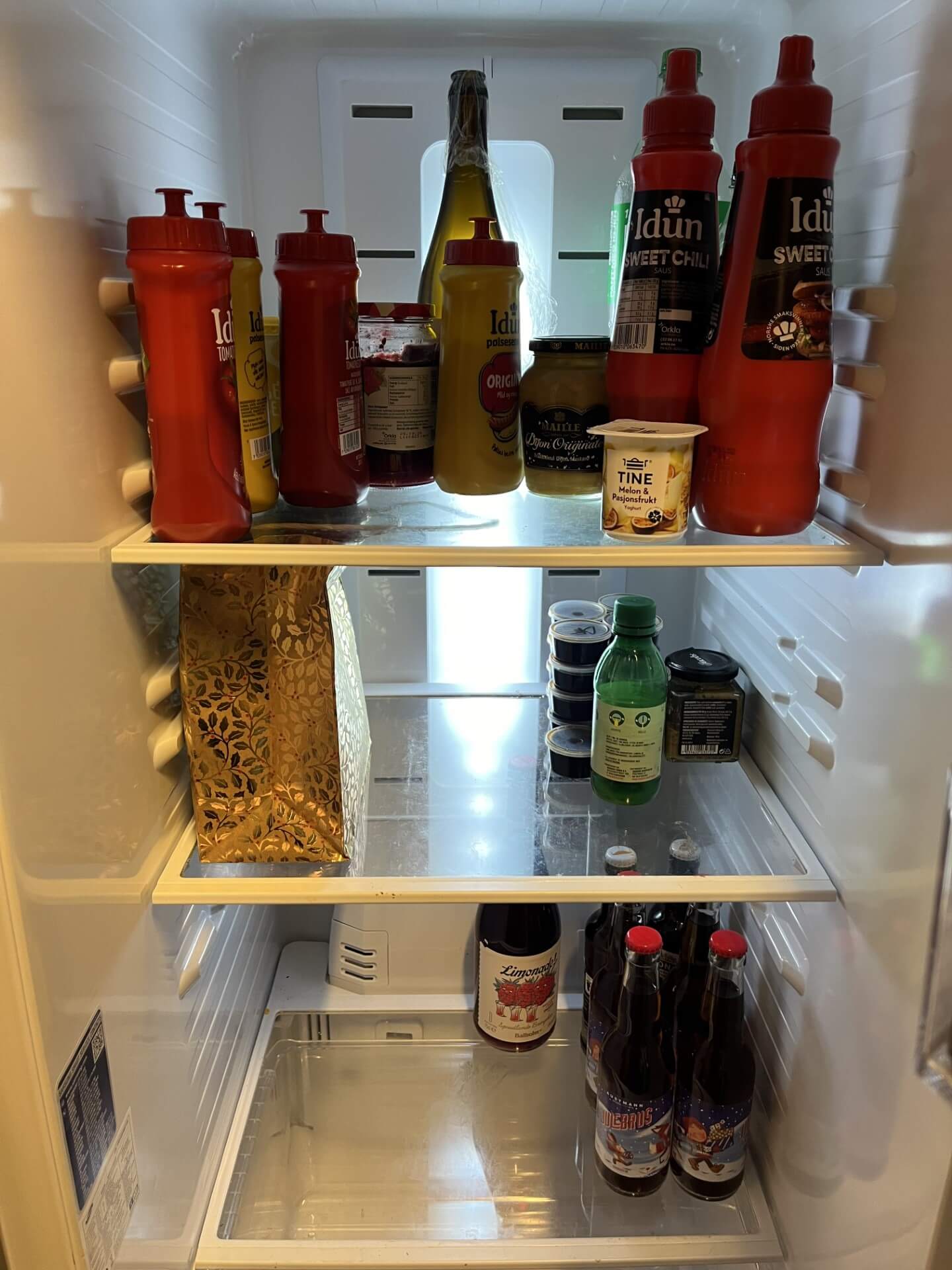 Bilde inni et kjøleskap