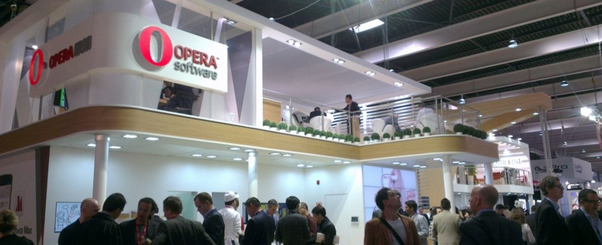 Firmaet Opera sin stand
