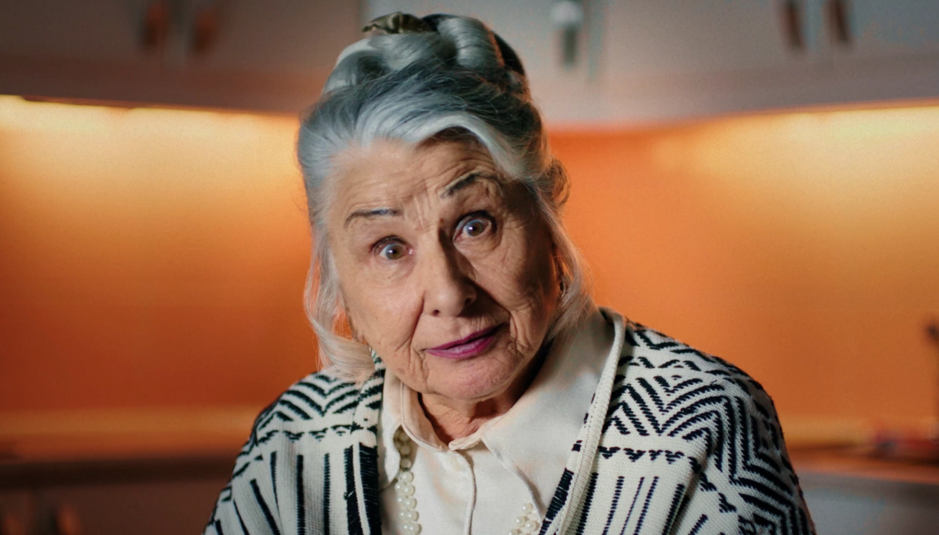 Hjørdis fra filmen om svindelforsøk mot Vipps-brukere.