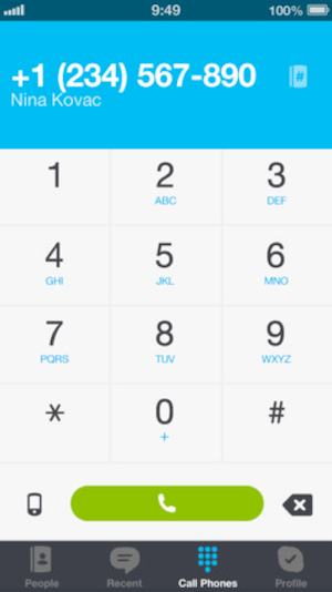 Et telefonnummer som er skrevet inn i Skype på en mobil.