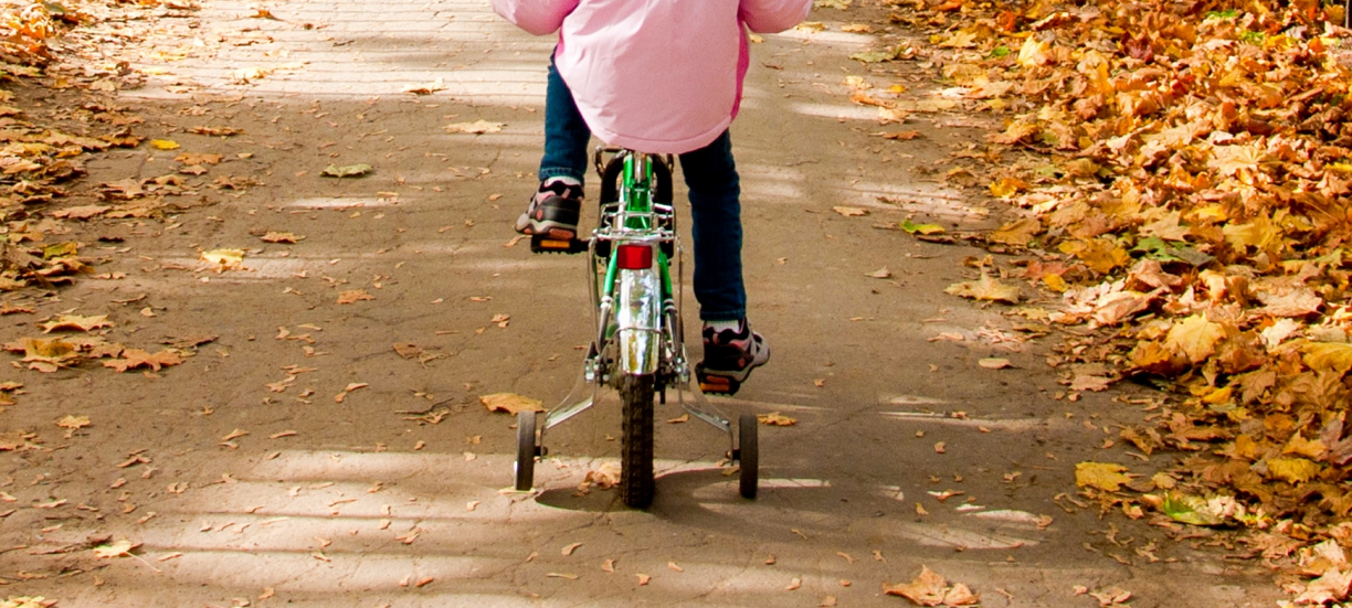bilde av en sykkel med støttehjul