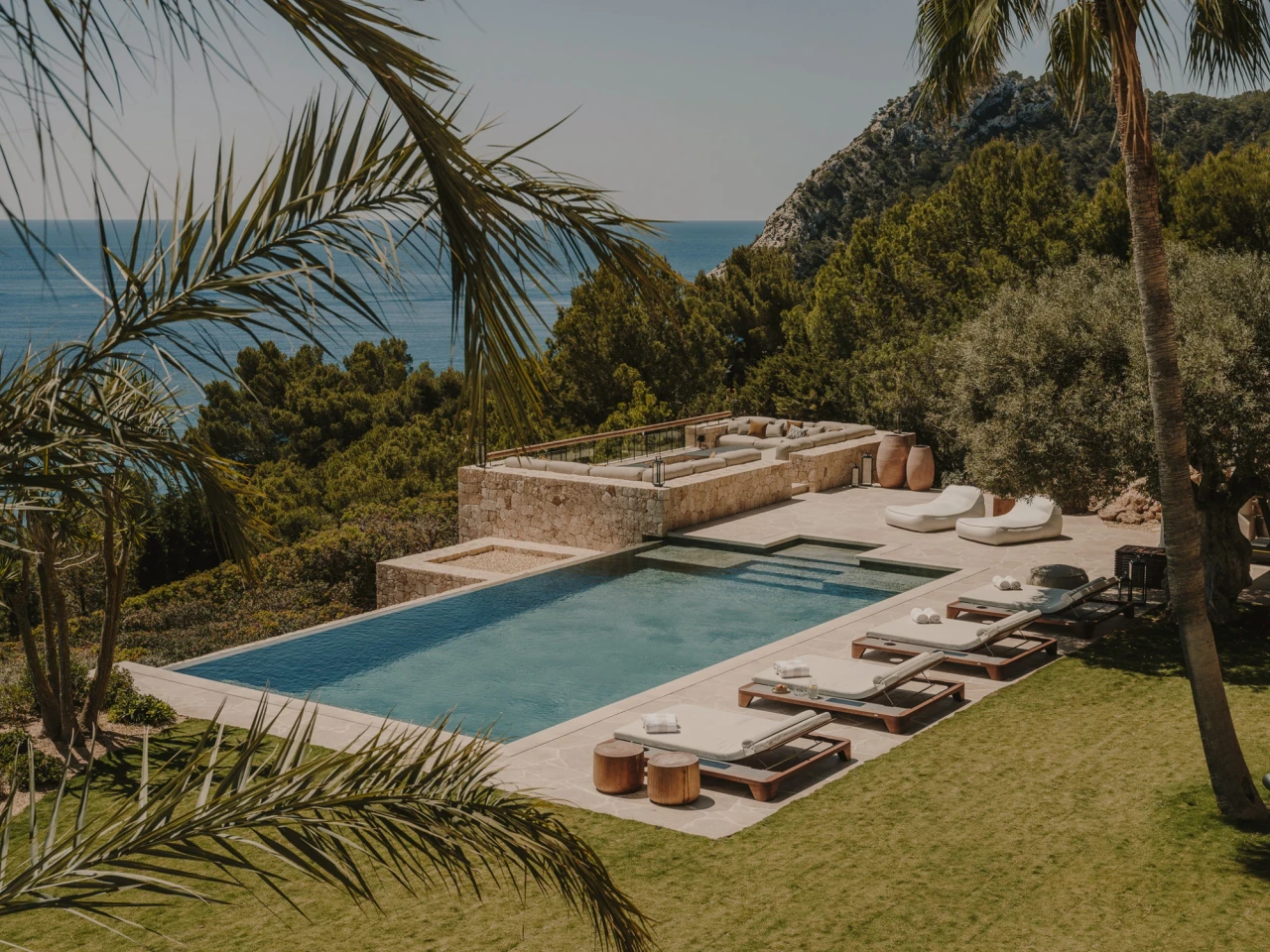 Highstay luxury villas rentals