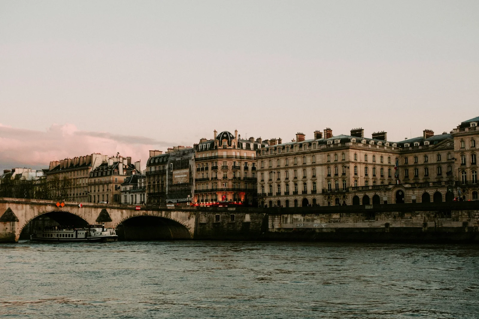 Photo Saint-Germain-des-Pr district Paris