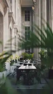 Photo high end restaurant Paris France