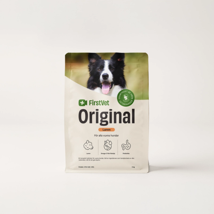 Förpackning med FirstVet Original Lamm hundfoder. Bilden visar förpackning med 3 kg.