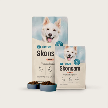 FirstVet Skonsam är ett hypoallergent hundfoder för vuxna hundar – näringsrikt och balanserat foder som stödjer din hunds hälsa och välbefinnande.