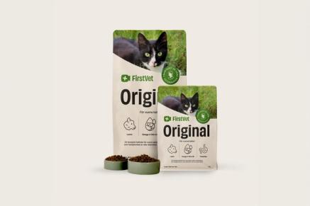 Två påsar, 2 respektive 7 kg med FirstVet Original Lamm för katt 