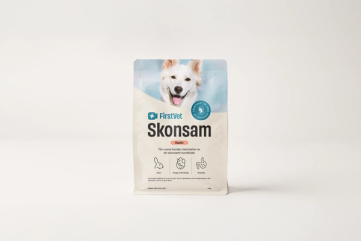 Förpackning med FirstVet Skonsam hundfoder. Bilden visar förpackning med 3 kg.