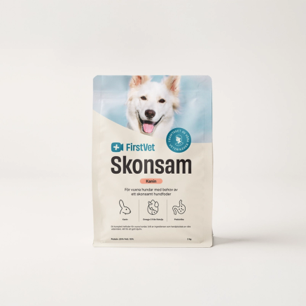 Förpackning med FirstVet Skonsam hundfoder. Bilden visar förpackning med 3 kg.