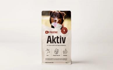 En foderpåse av FirstVet Aktiv, 12 kg 
