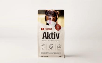 En foderpåse av FirstVet Aktiv, 12 kg 