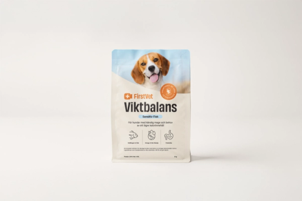 Förpackning med FirstVet Sensitiv Viktbalans hundfoder. Bilden visar förpackning med 3 kg.
