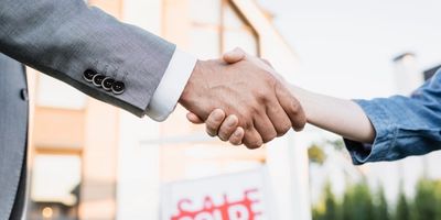 What is the Average Commission for a Residential Real Estate Agent in Alberta?