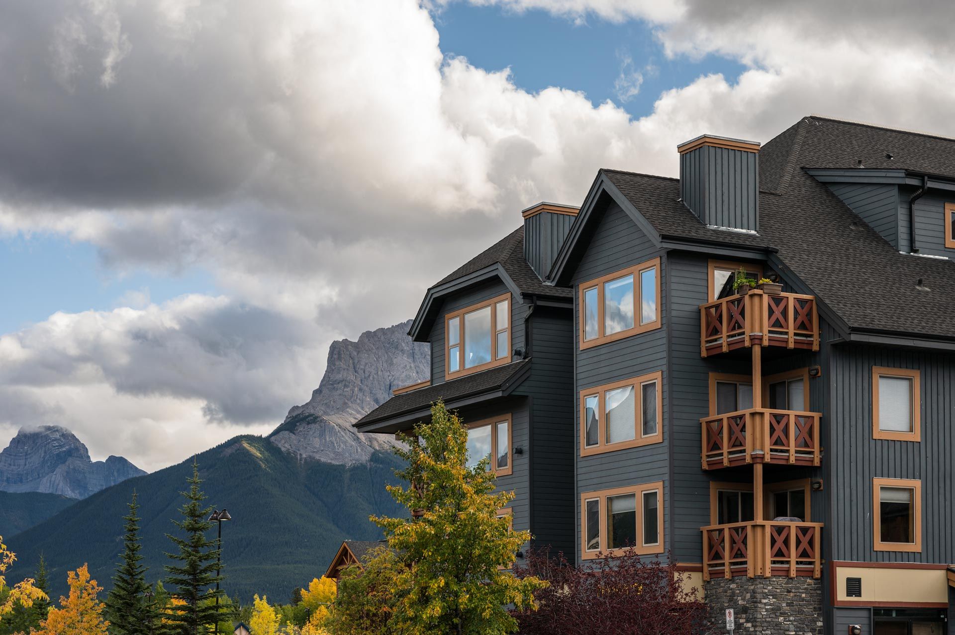 How to Become a Real Estate Agent in Alberta