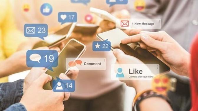 Social media notification screenshot with numbers and icons for messages, comments, likes, and friend connection.