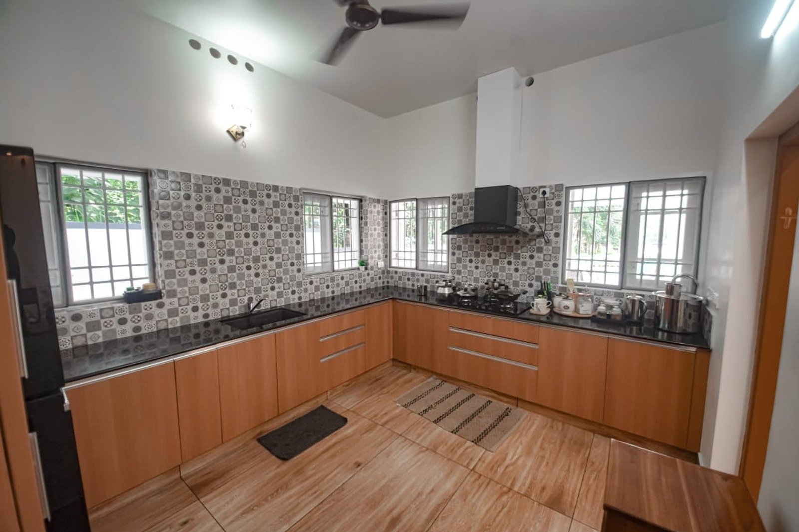 Modern Premium colonial  3BHK Peaceful House — gallery photo