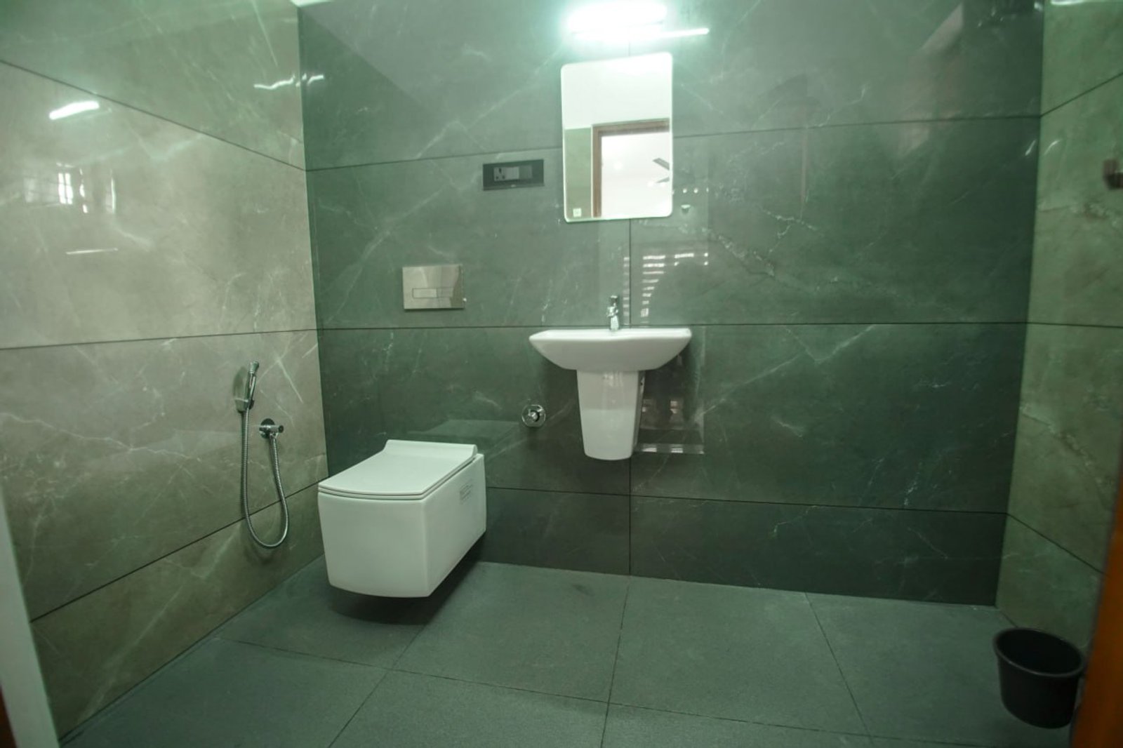Contemporary 4BHK Delightful House — gallery photo