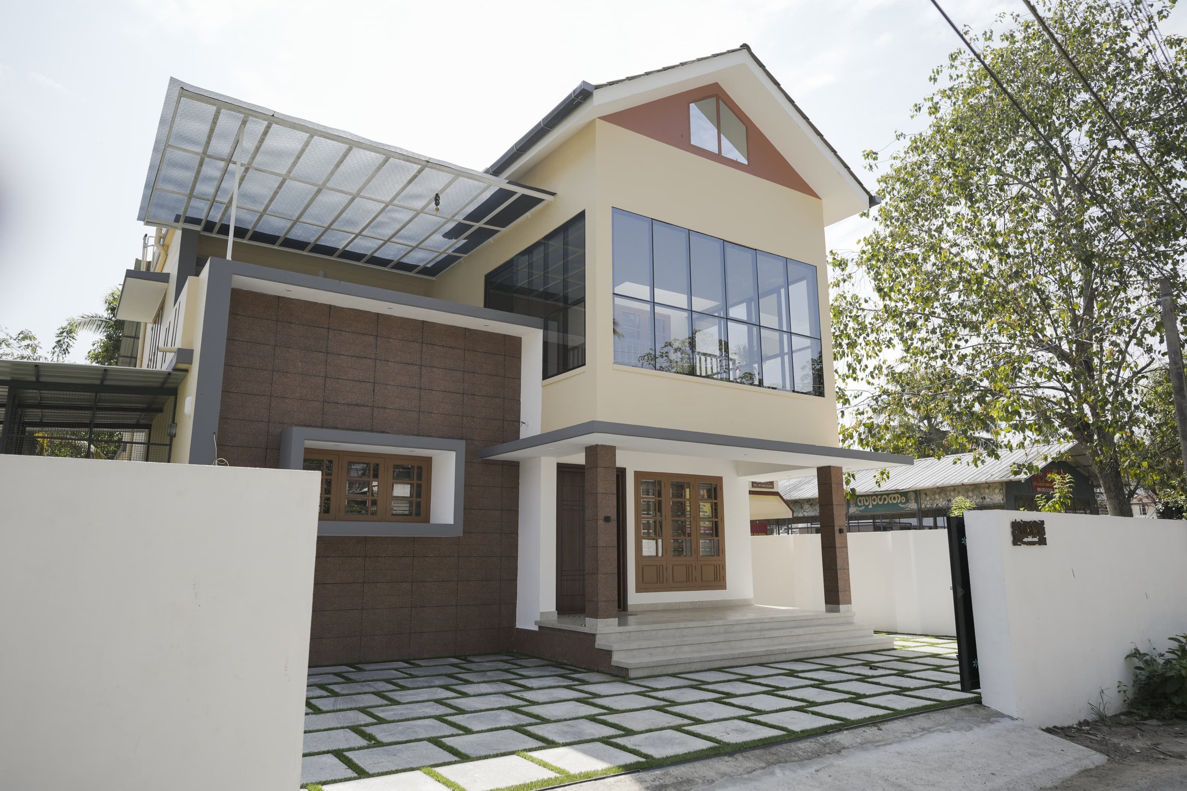 Modern–Traditional 4BHK Elegant Family Home