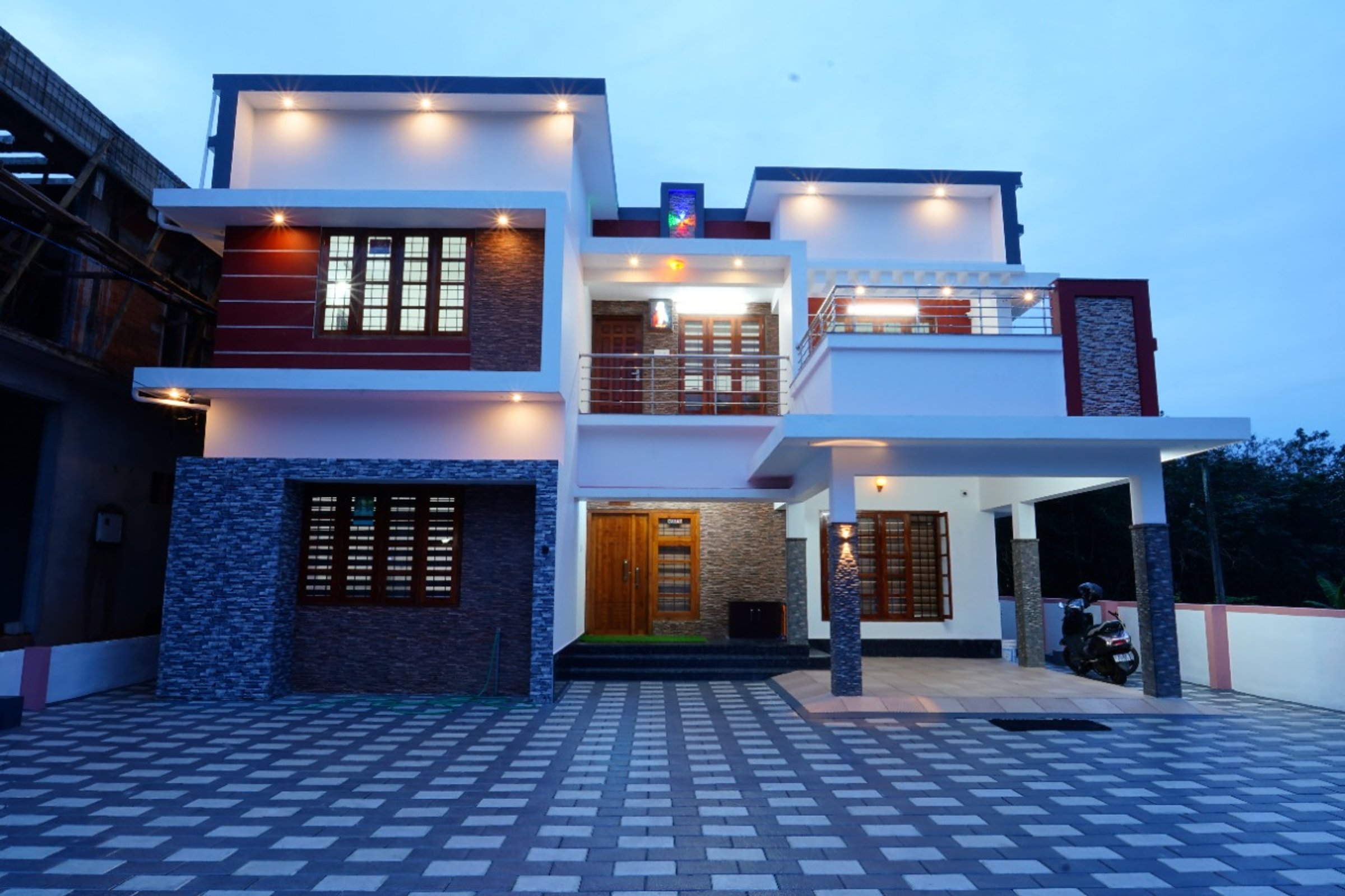 Modern - Contemporary 4BHK Serene House