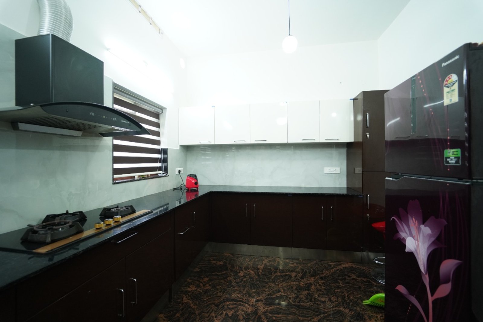 Modern - Contemporary 4BHK Serene House — gallery photo