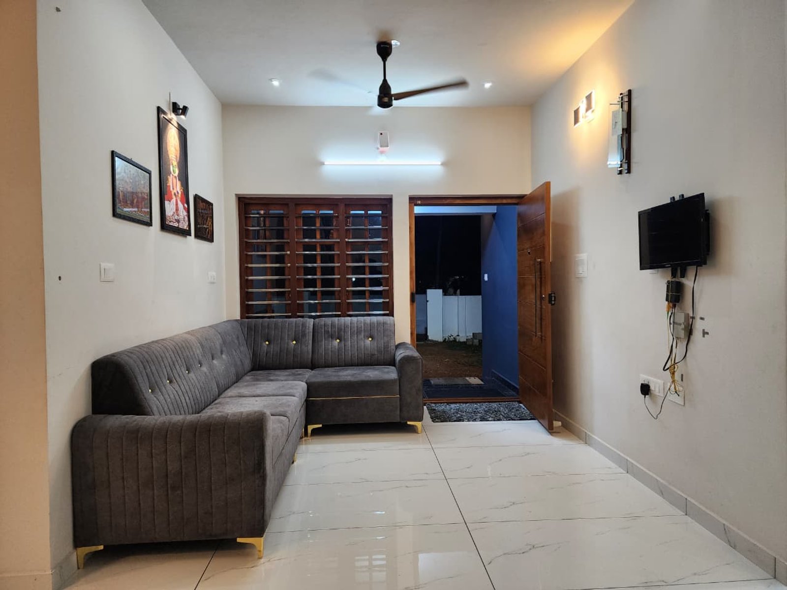 Modern - Traditional 4BHK Cozy House — gallery photo