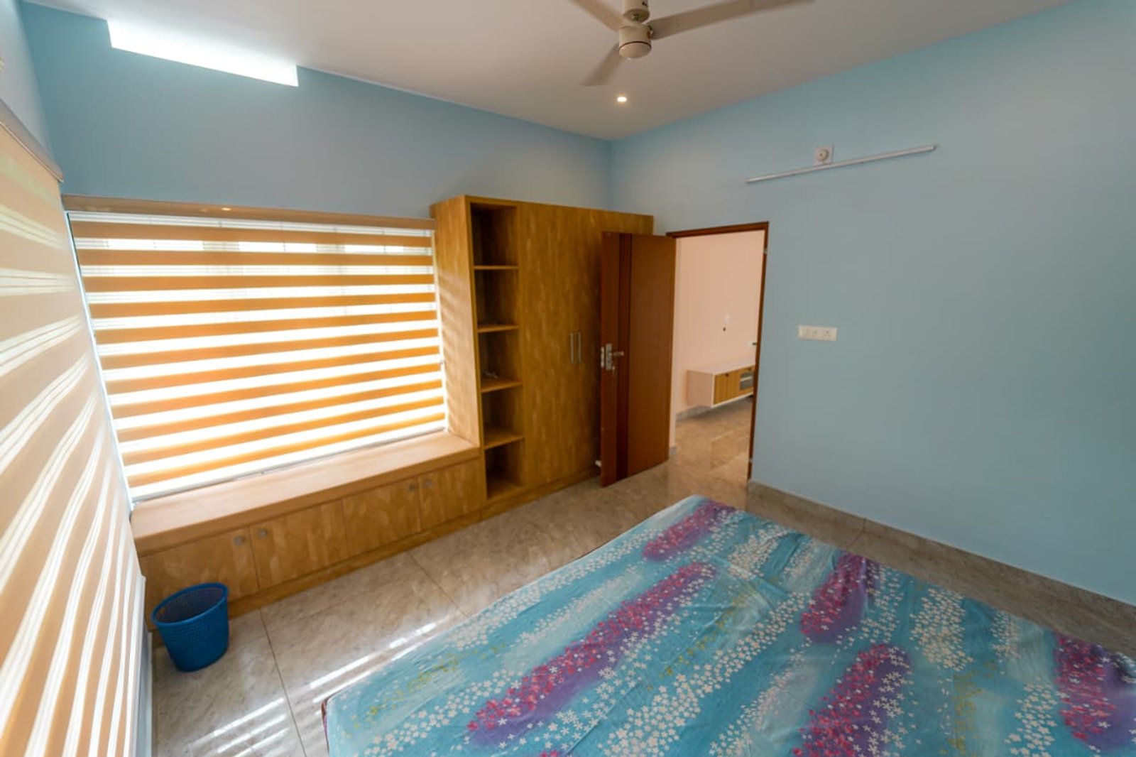 Contemporary Tropical 3BHK home  — gallery photo