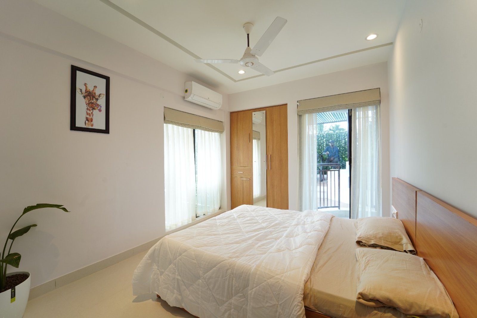Modern - Contemporary Luxury 3BHK Scenic Apartment — gallery photo