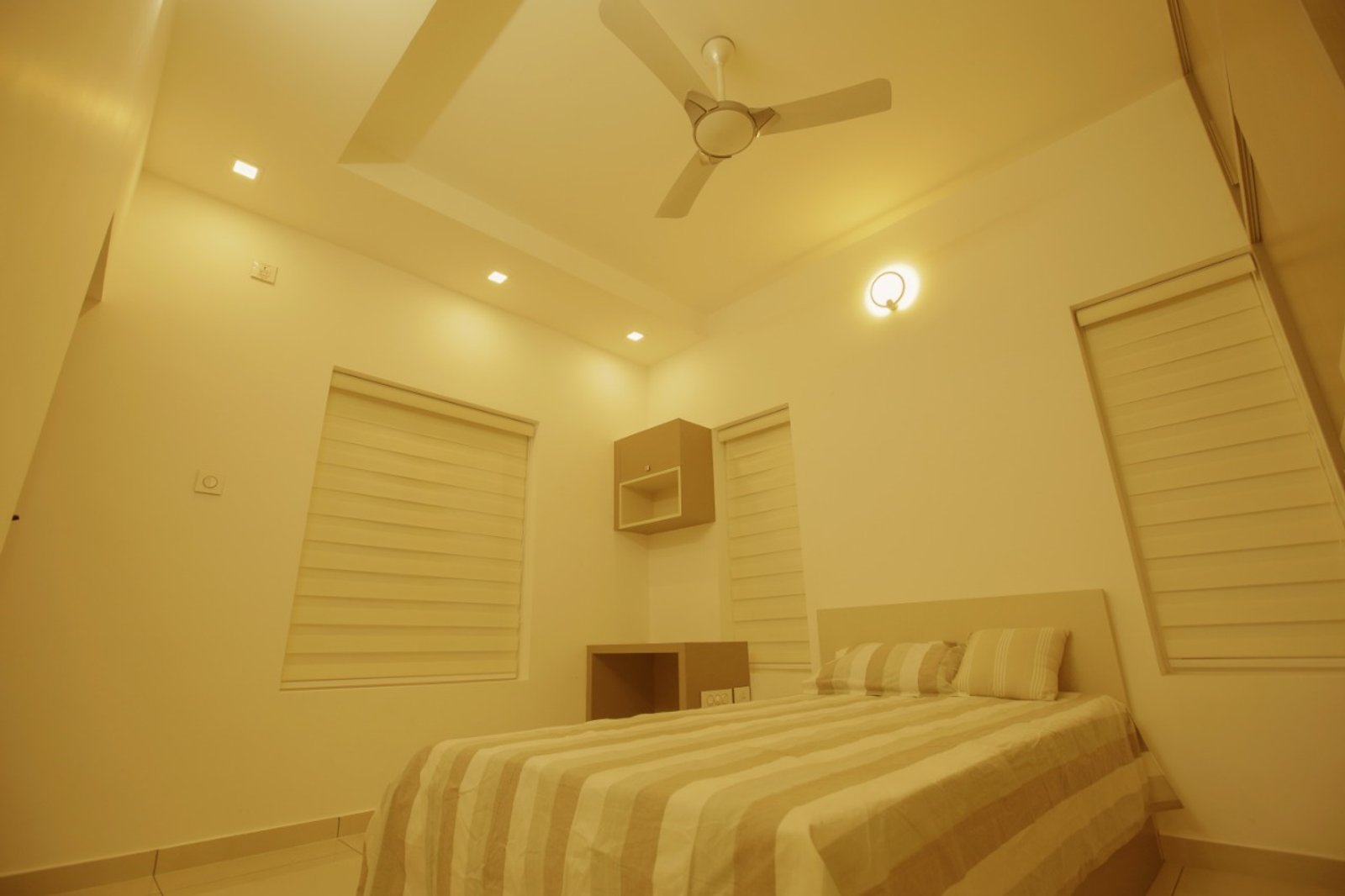 Sophisticated 3BHK Contemporary Residence — gallery photo
