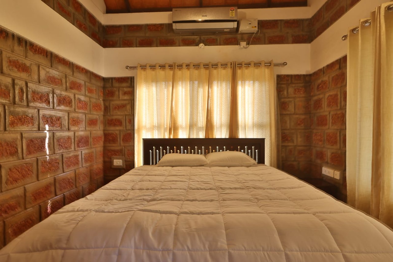 Modern– Traditional Heritage- 2BHK Home — gallery photo