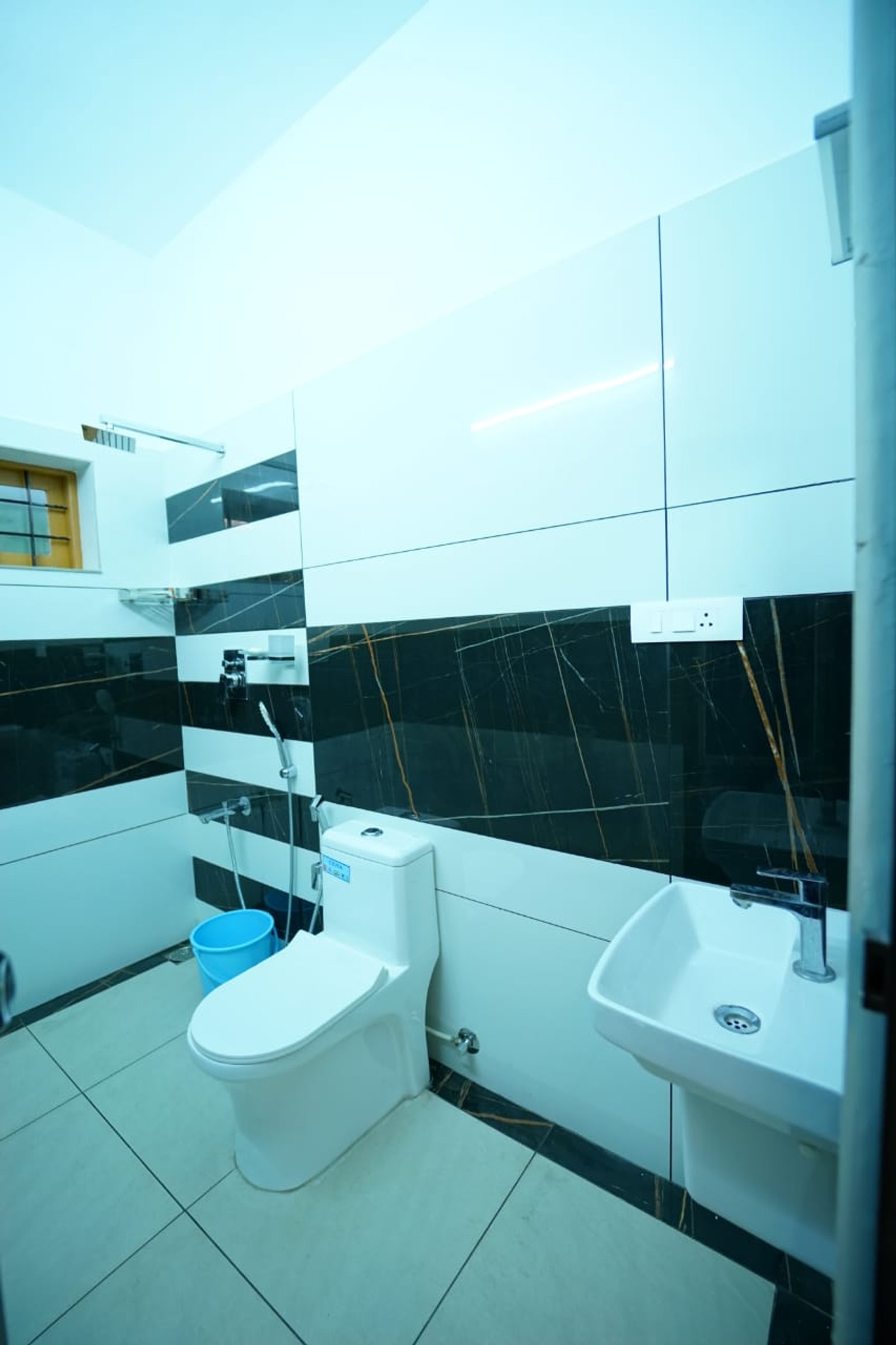Modern 4BHK Enchanting House — gallery photo