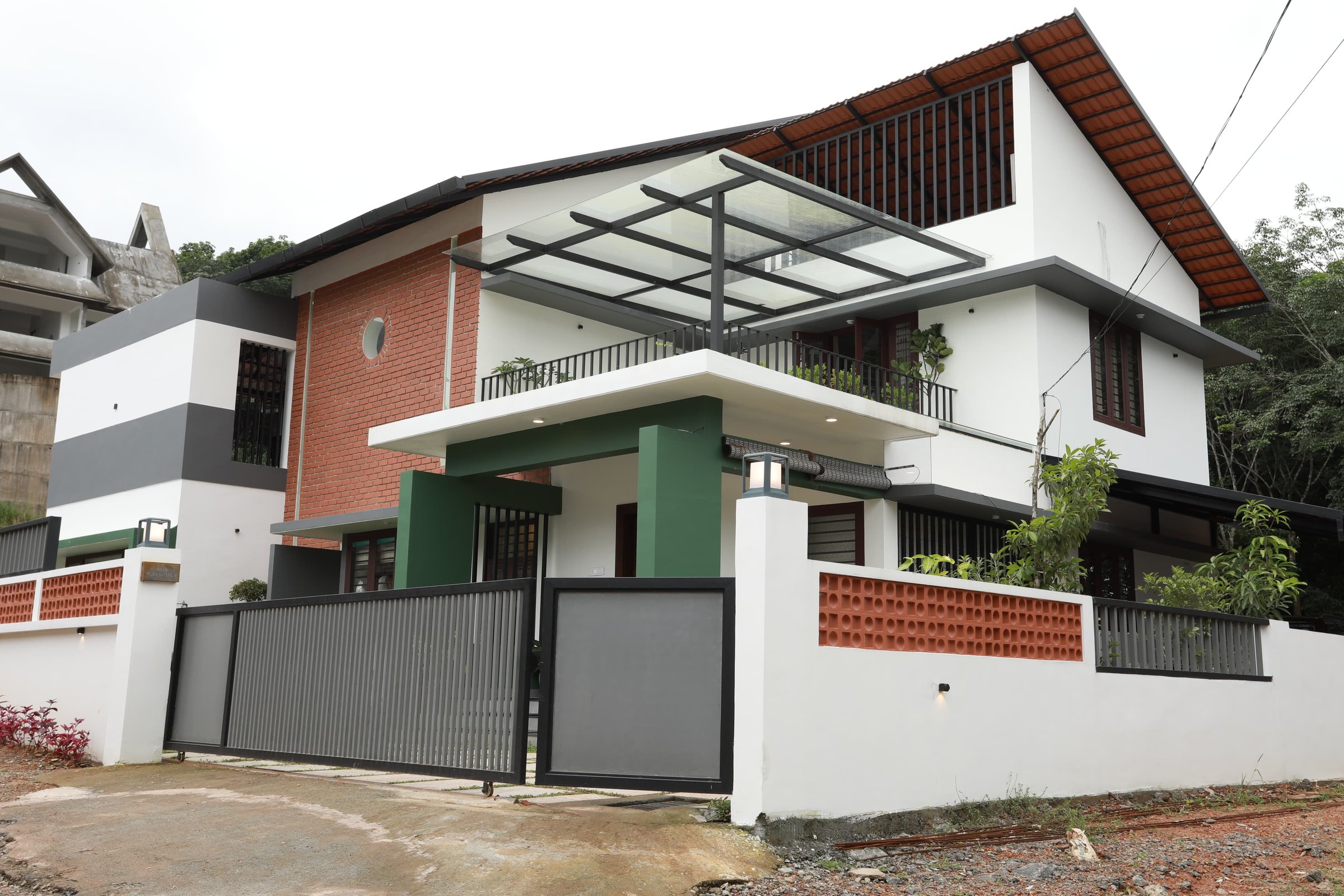 Tropical - Contemporary 3BHK House