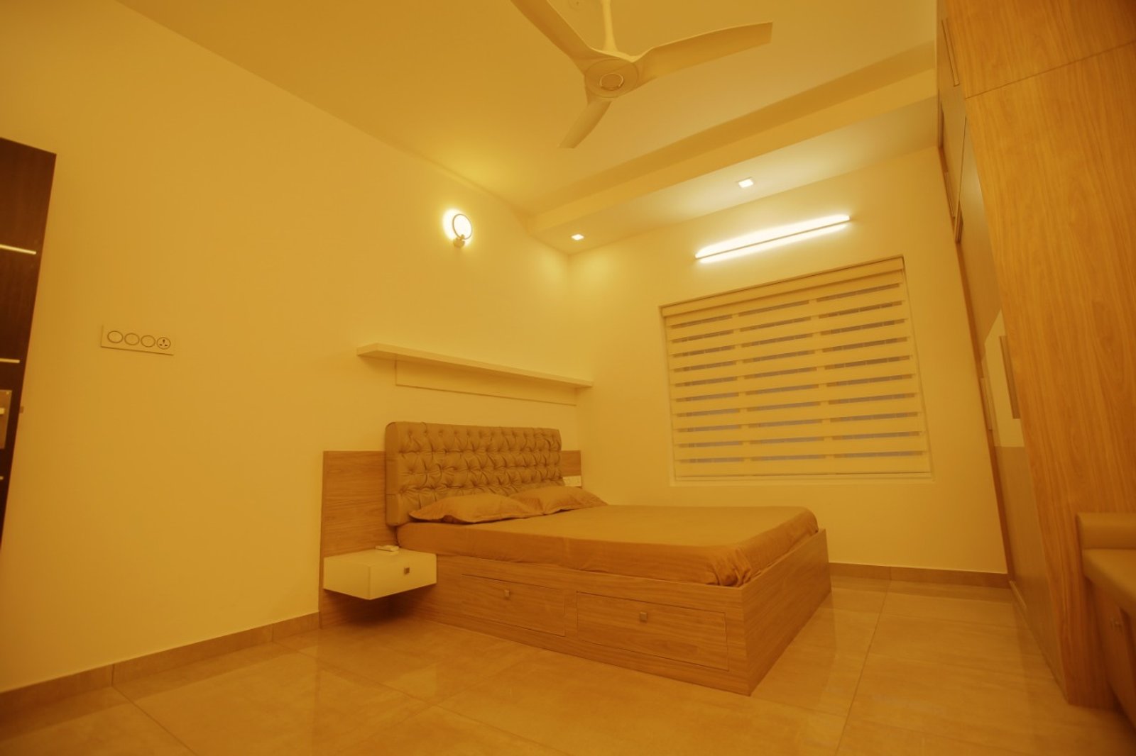 Sophisticated 3BHK Contemporary Residence — gallery photo
