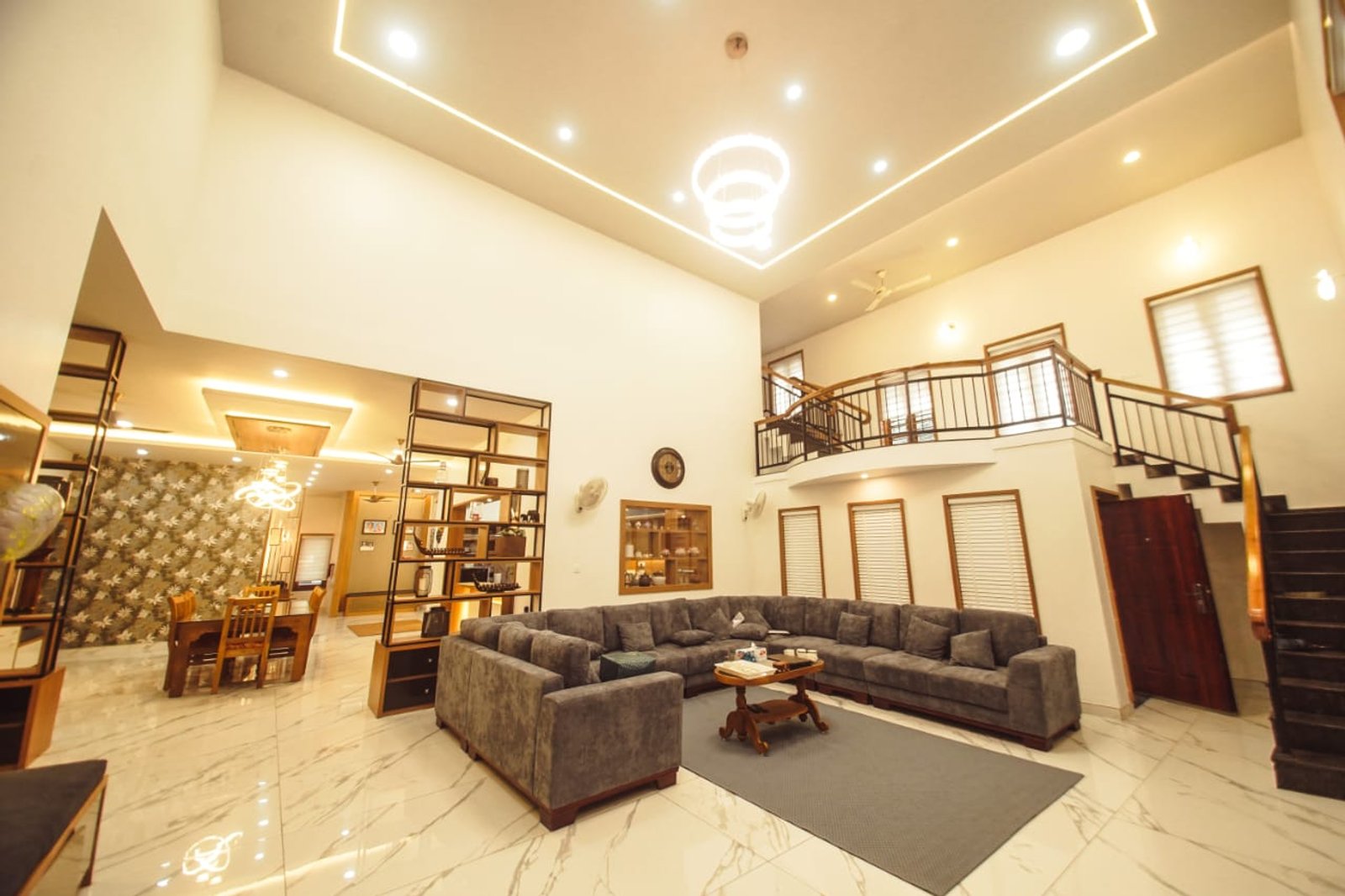 Traditional Luxury 4BHK Scenic House — gallery photo