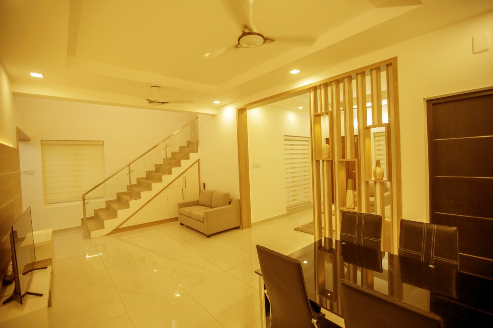 Sophisticated 3BHK Contemporary Residence — gallery photo