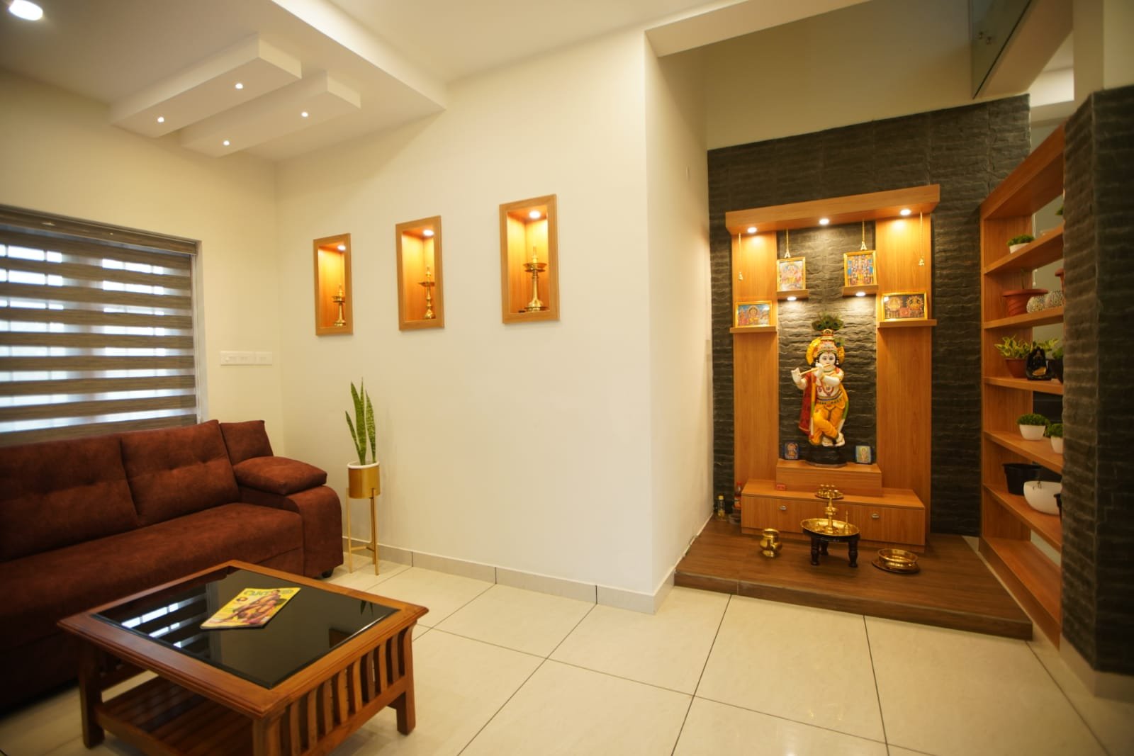 Modern-Traditional 4BHK Artistic House — gallery photo