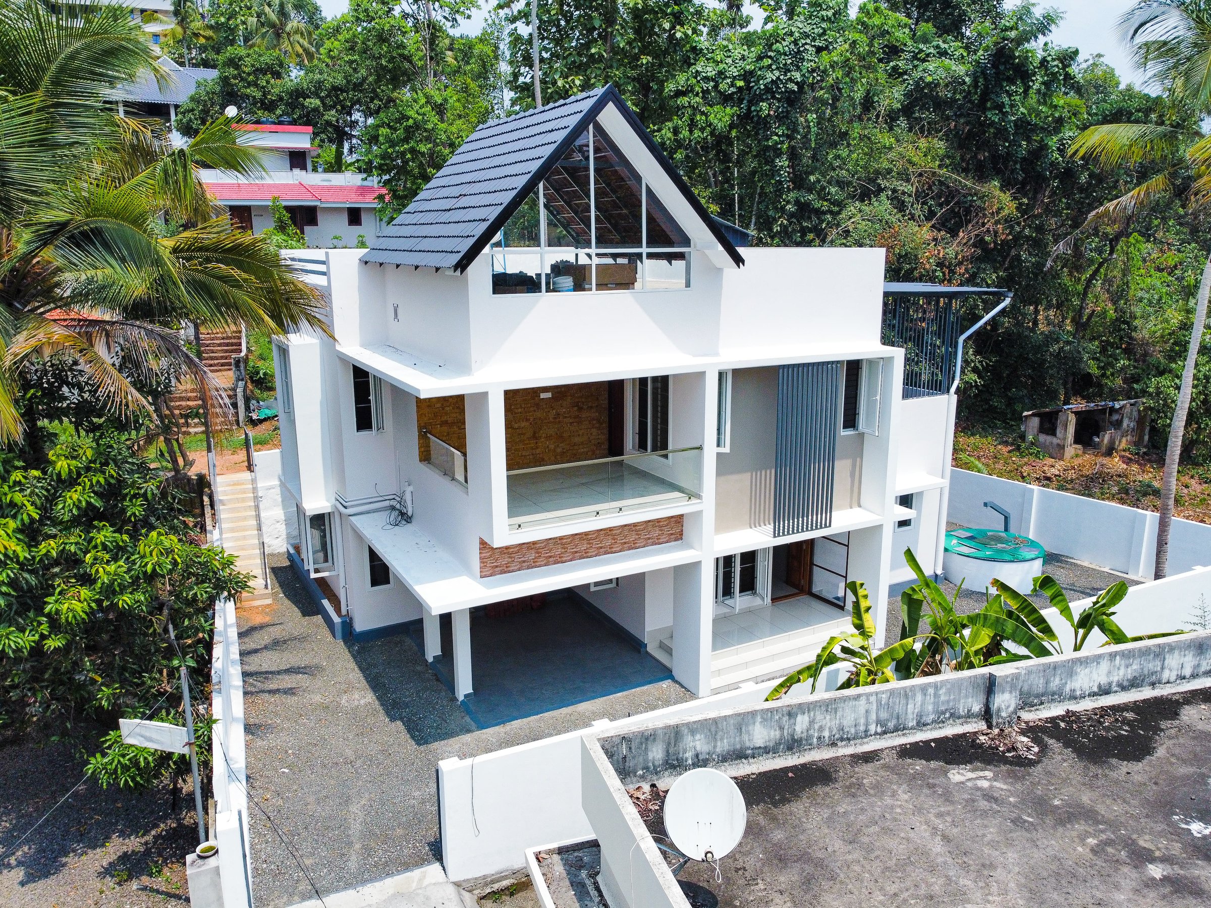 Contemporary premium 4BHK Radiant House