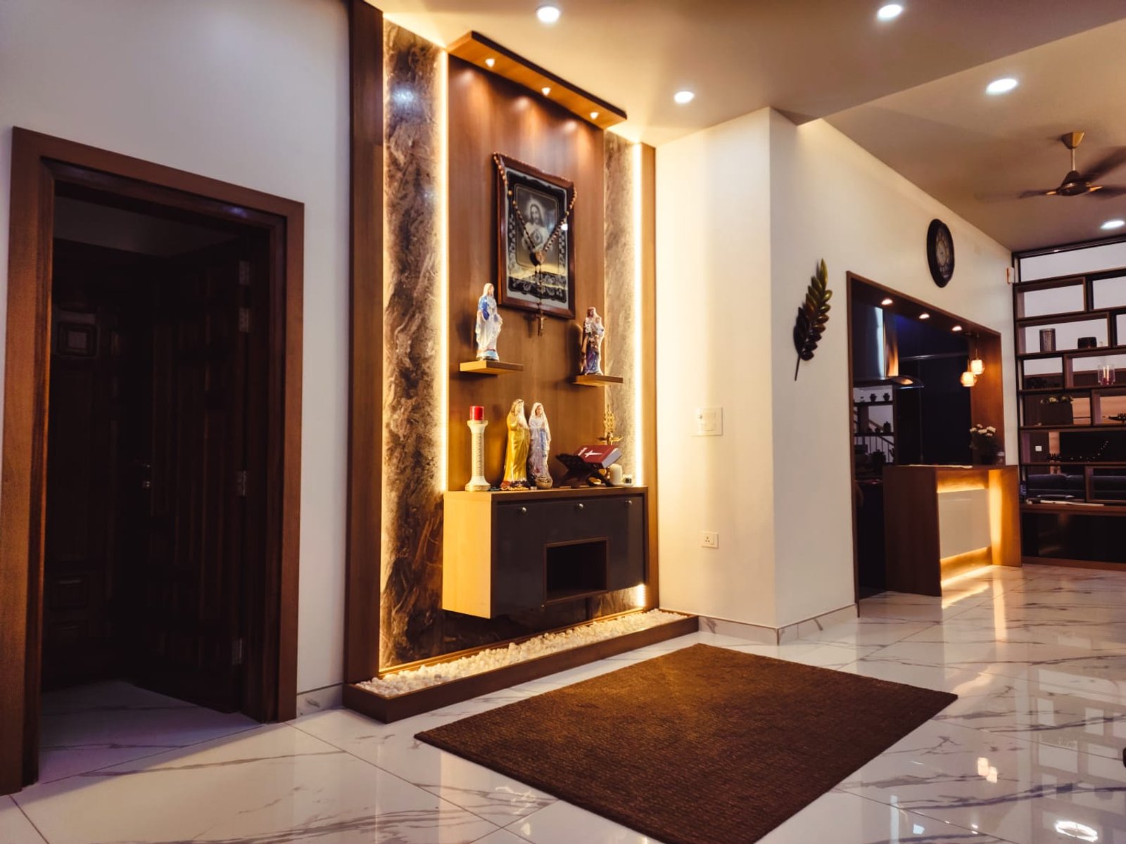 Traditional Luxury 4BHK Scenic House — gallery photo