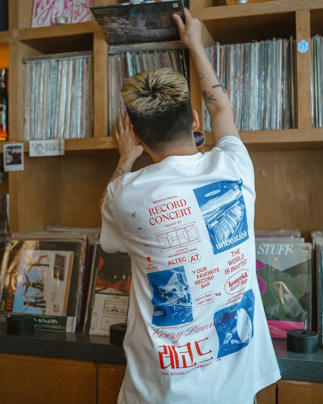 KOMPAKT RECORD BAR เมื่อ Listening Bar ทำเสื้อผ้า 4