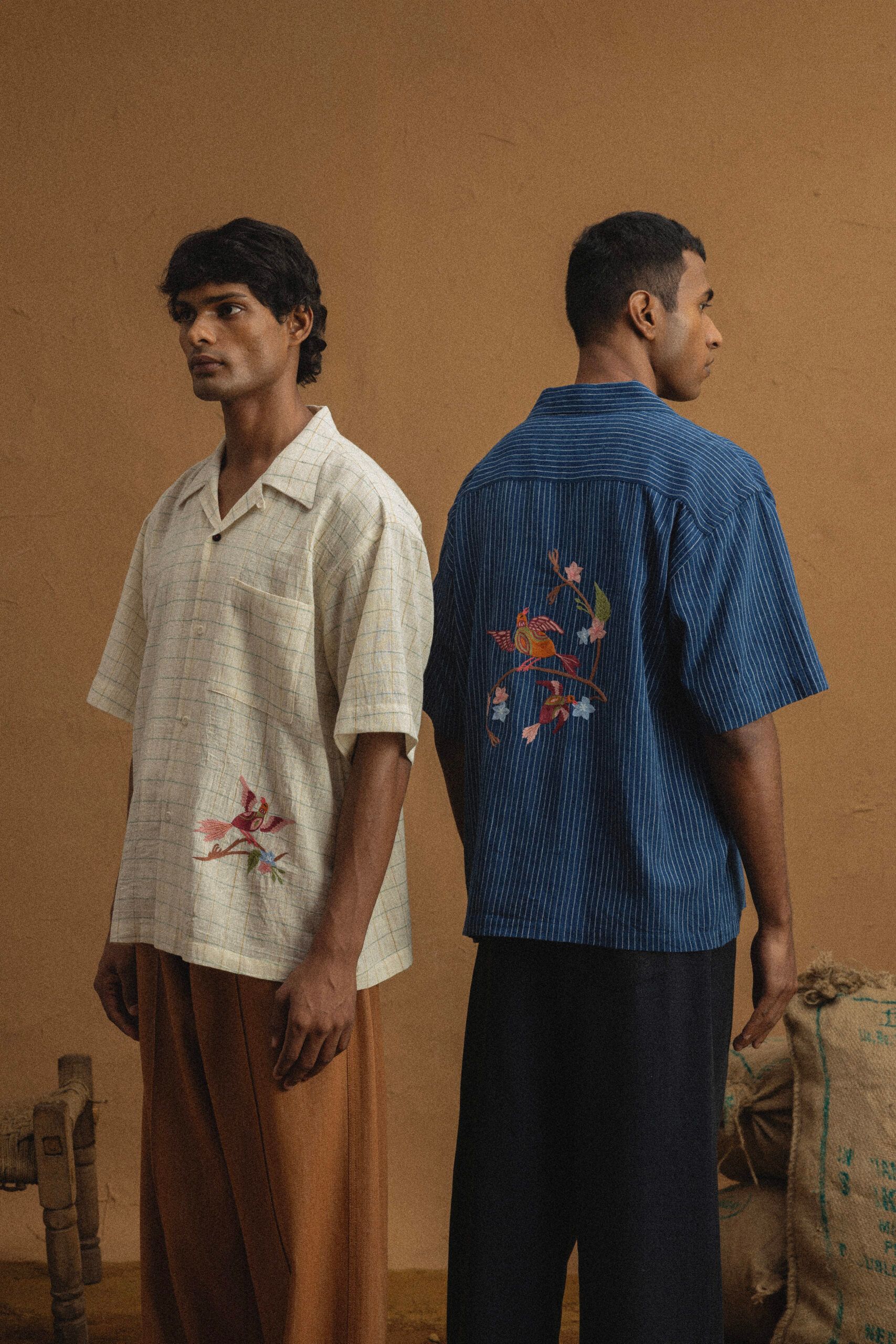 KARDO SS26: Phulkari ทุ่งดอกไม้ของปัญจาบบนผ้าทอมือ 8