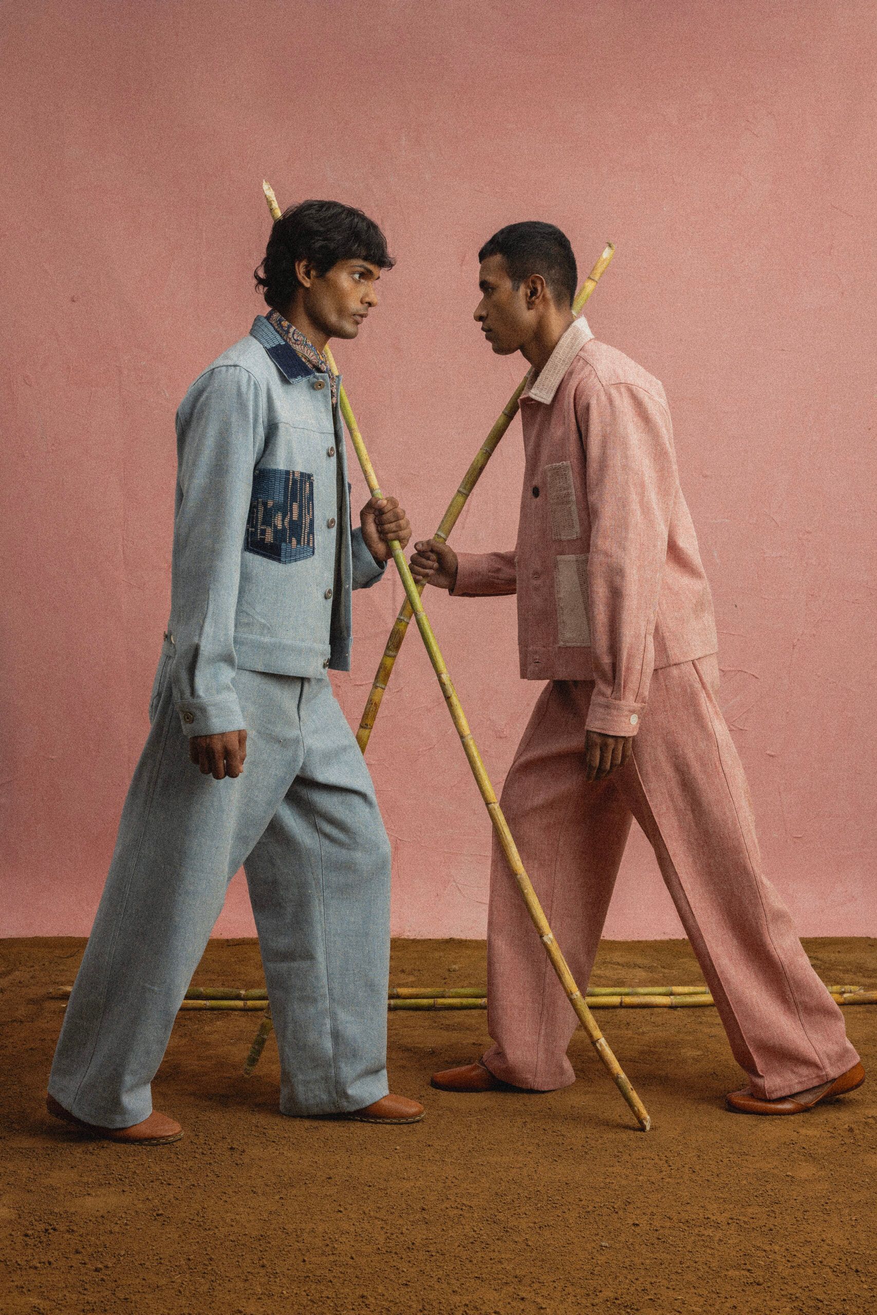 KARDO SS26: Phulkari ทุ่งดอกไม้ของปัญจาบบนผ้าทอมือ 22