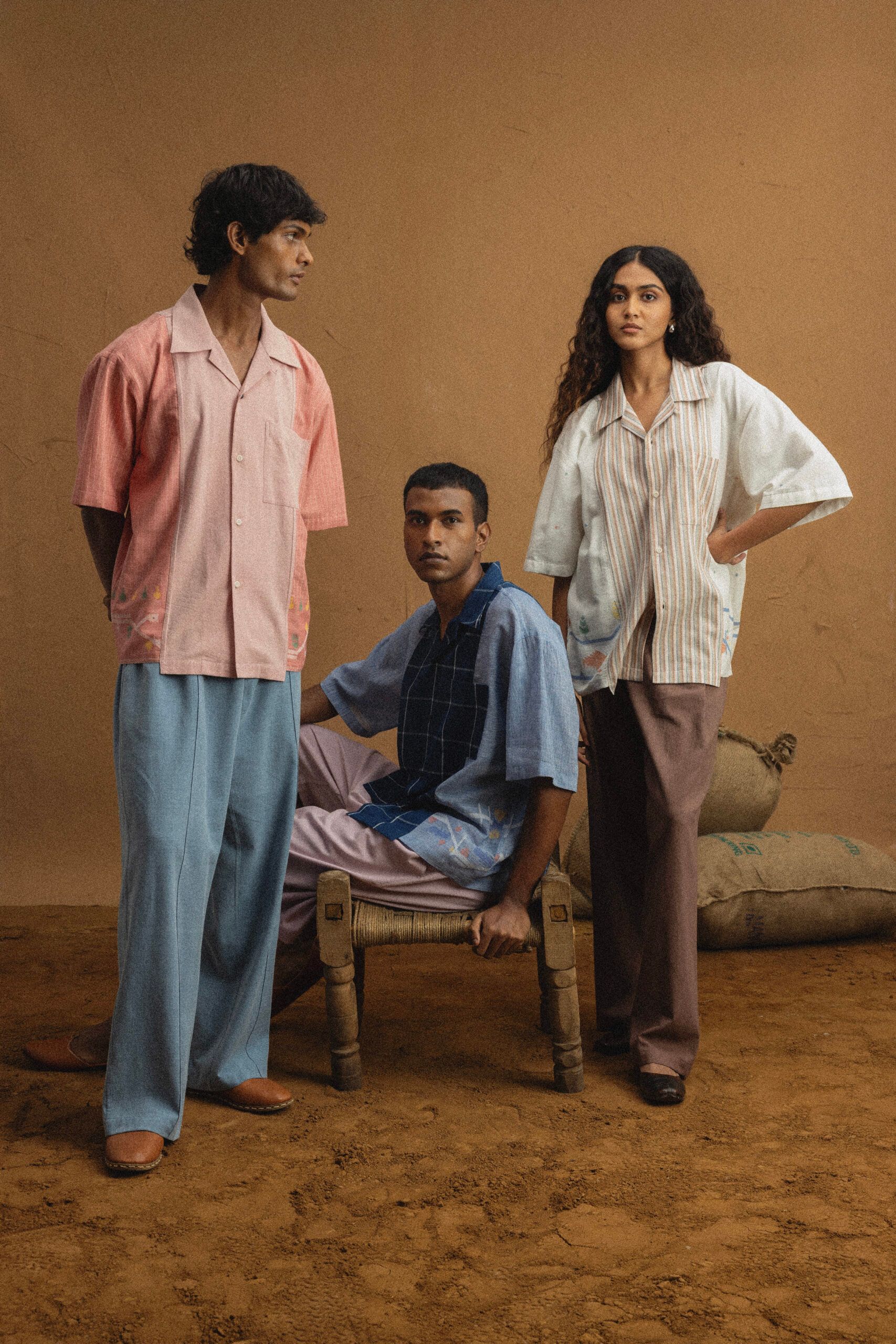 KARDO SS26: Phulkari ทุ่งดอกไม้ของปัญจาบบนผ้าทอมือ 6